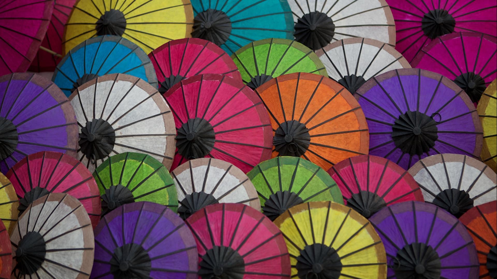 Laos Travel Guide - Arts & Crafts