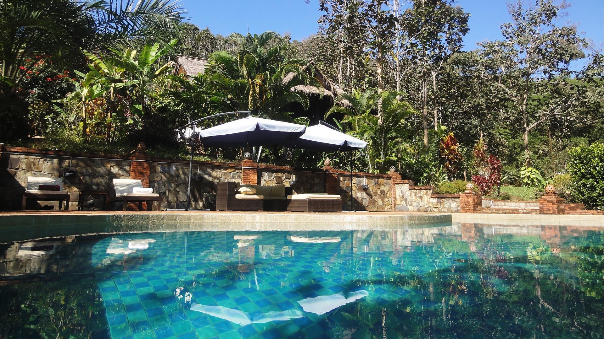 Laos Travel Guide - Lodges & Resorts Around Luang Prabang