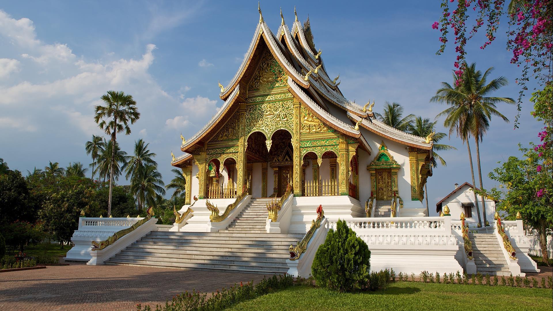 Laos, Luang Prabang : Mountain Bike and Boat Ride Explore The Pak Ou Caves - 1 Day | Be Active and See the Best of Luang Prabang