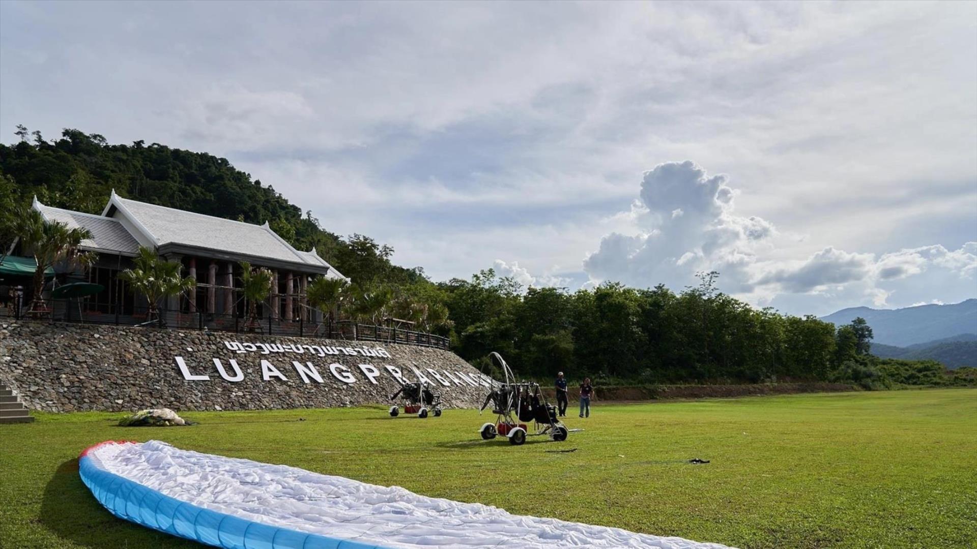 Laos, Luang Prabang: Paramotor flight over the Mekong - half day | Enjoy from above