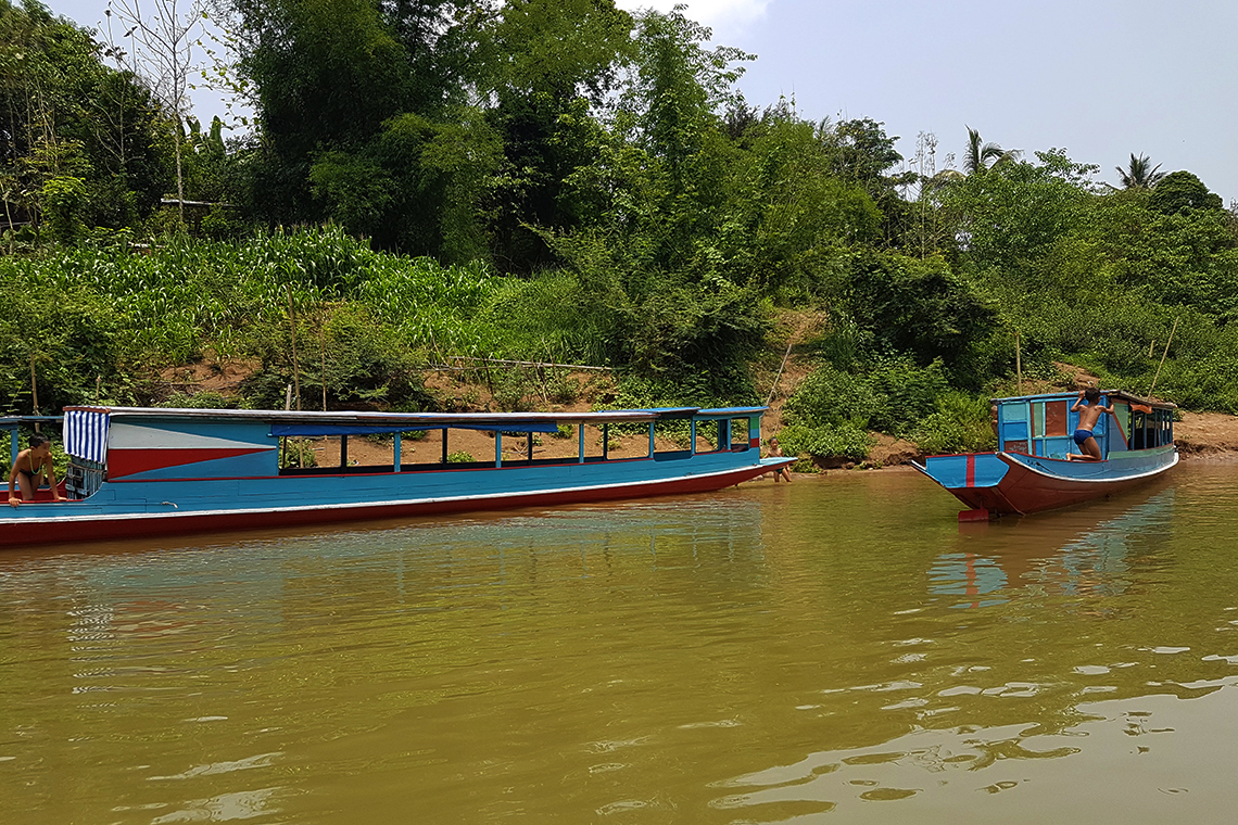 Children playing on the Nam Ou river