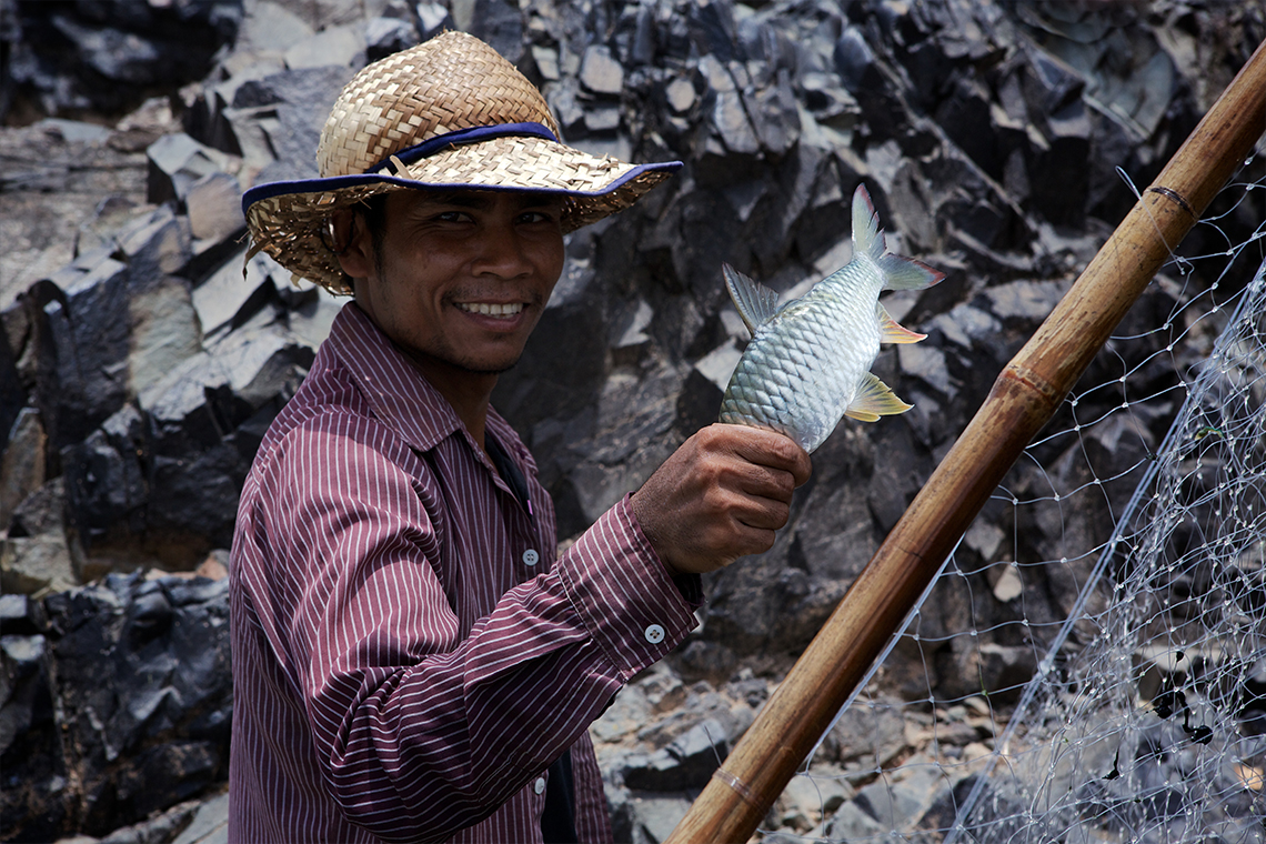 Fisherman at the Don Kon Waterfall - 4000 Islands